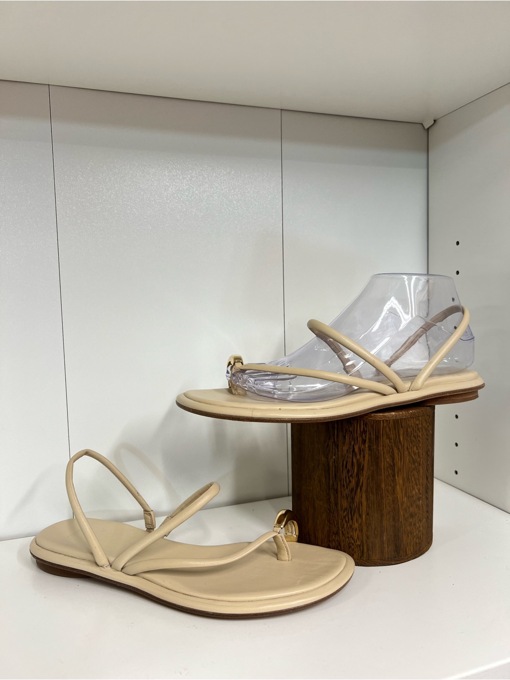 Vince Beige Lucila Sandals Size 8.5 New